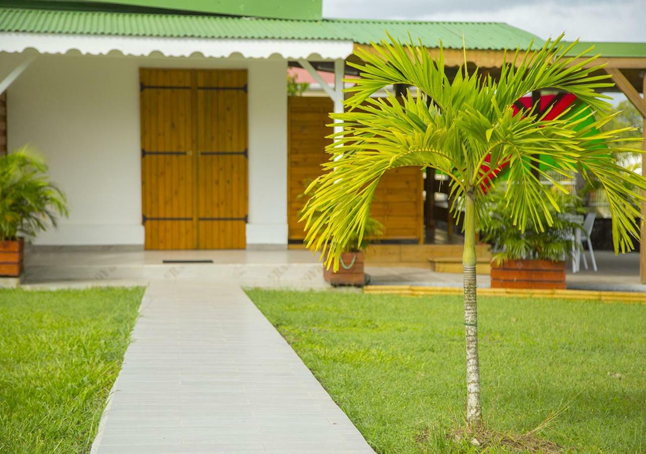 Gîte Hibiscus Destrellan Baie-Mahault Extérieur photo